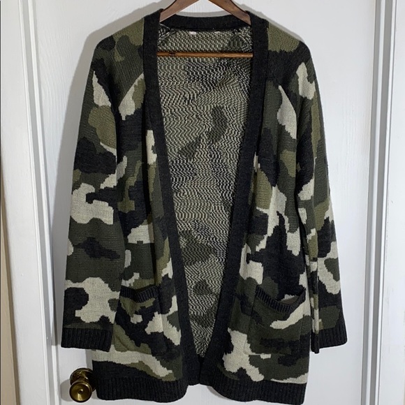 Sweaters - Camo print cardigan oversized duster sweater